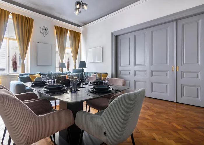 Appartamento 3 Bedroom *