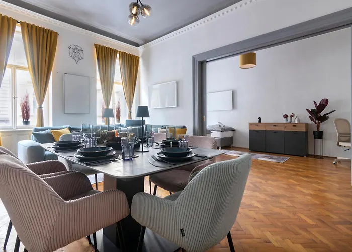 3 Bedroom Appartamento *