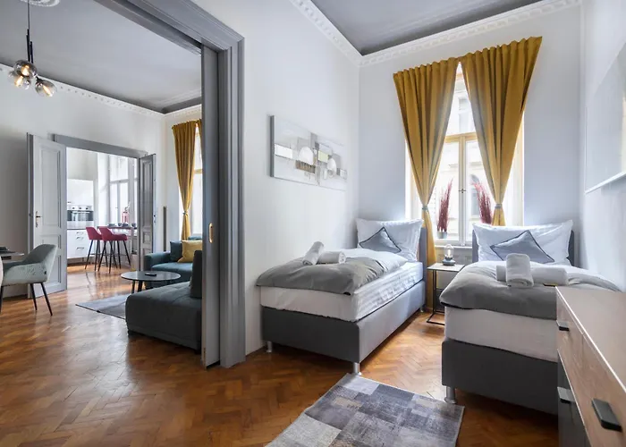 Appartamento 3 Bedroom *