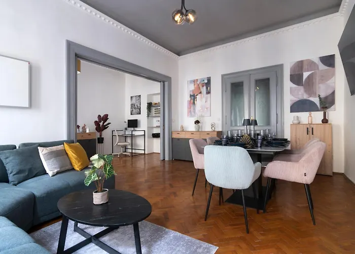3 Bedroom Lägenhet Prag